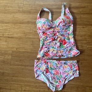Floral tankini, Joules size 6, European design like new.